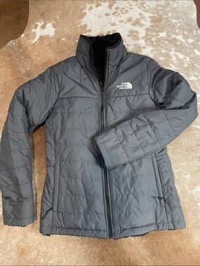 The North Face Women's Reversible Black/Grey Quilted/Sherpa Insulated Jacket